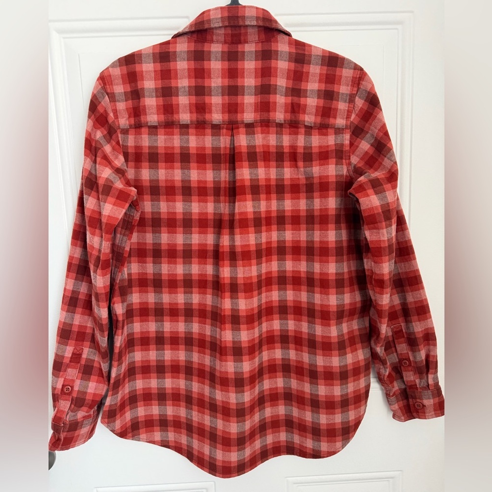 REI Cooperative Women’s Red Plaid Flannel Button Up Shirt Medium 100% Cotton - Picture 2 of 8